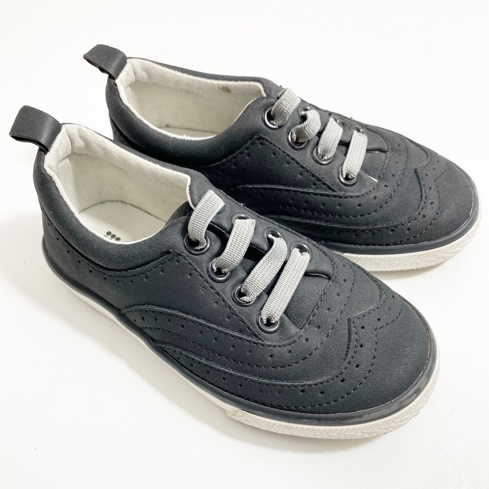 ❤️ 3/20 Gymboree Dark Gray Sneakers 8
